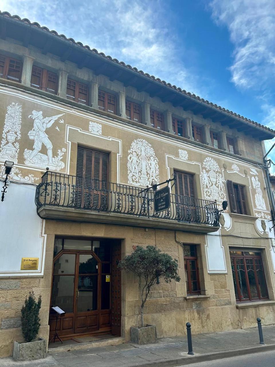 בית הארחה Sant Juliá de Vilatorta 	Fonda Ca La Manyana מראה חיצוני תמונה